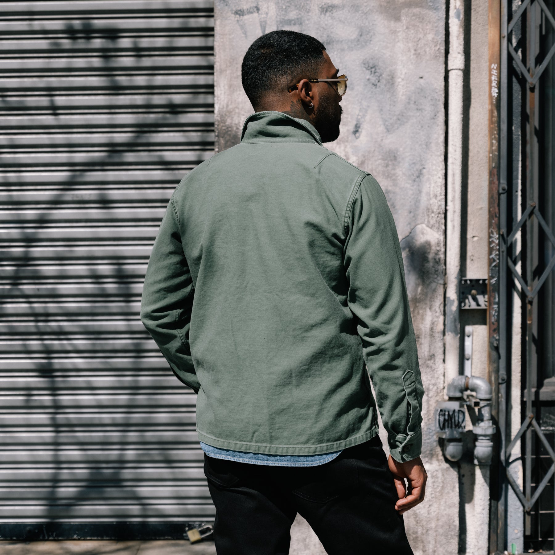 Imogene + Willie Military Shirt Jacket in Fatigue Green